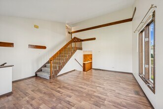 366 Manning Dr in Wood Dale, IL - Foto de edificio - Building Photo