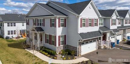 25 Larkspur Ln in Monroe, NJ - Building Photo - Building Photo