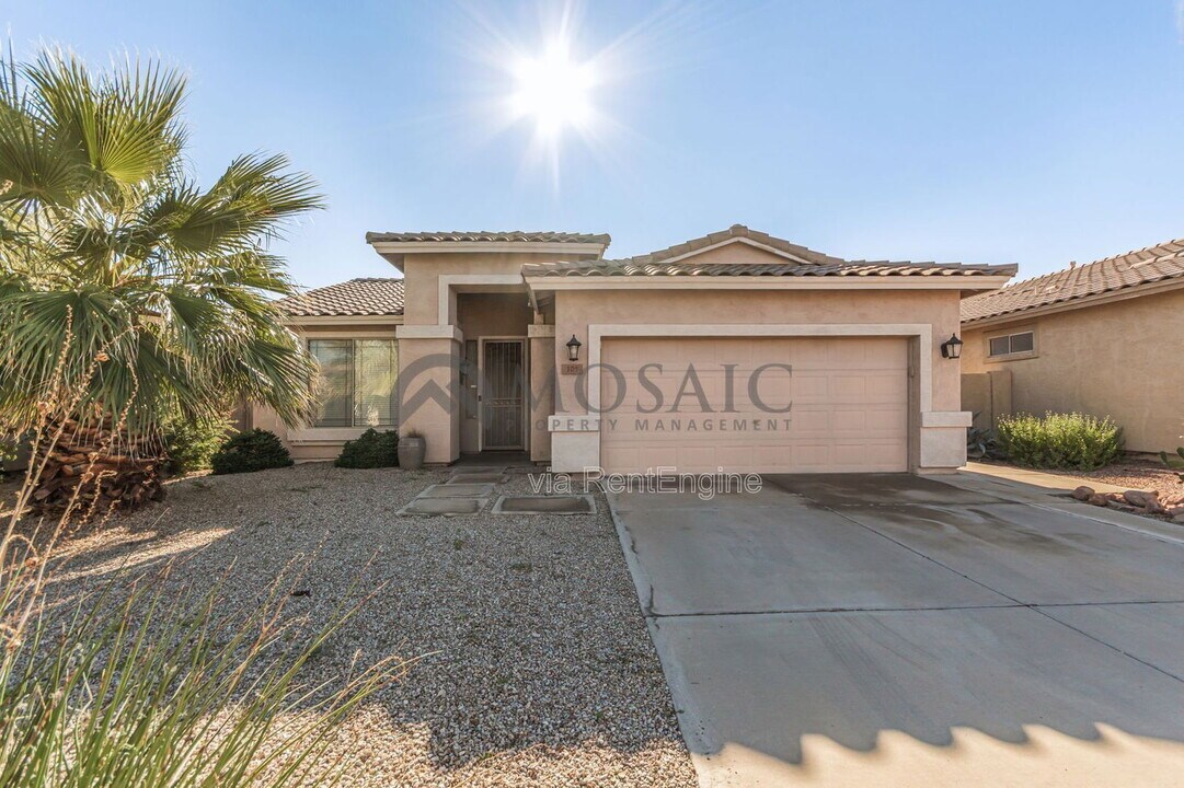 105 E Piccolo Ct in Queen Creek, AZ - Building Photo