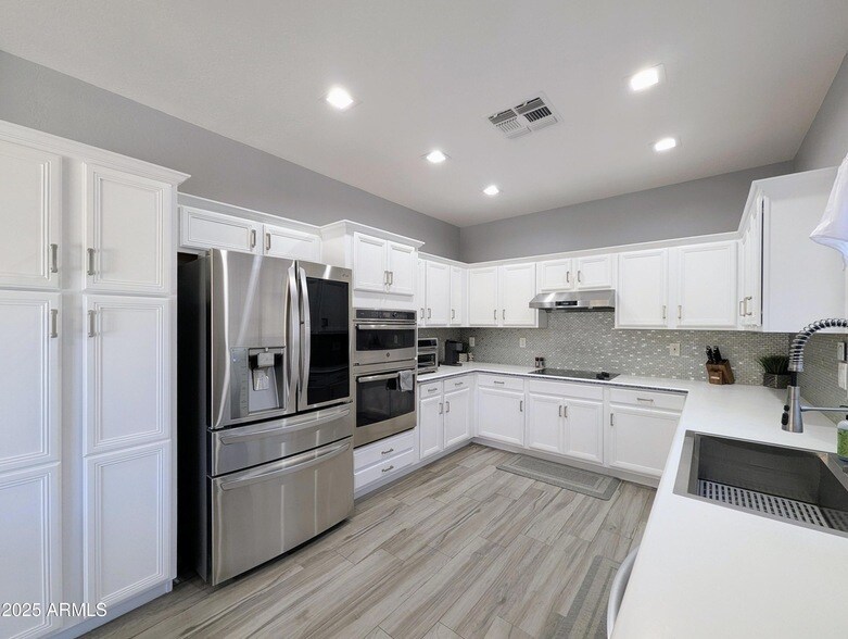 16777 W Southampton Rd in Surprise, AZ - Building Photo