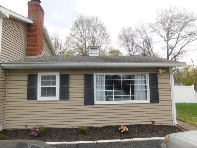 property at 5 Larson Dr