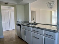 21085 NE 34th Ave, Unit #406-1 VILLA TYPE in Aventura, FL - Foto de edificio - Building Photo