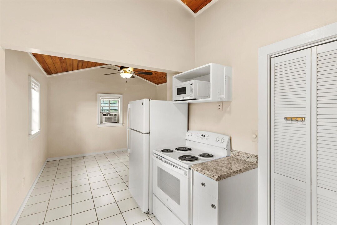 616 Whitehead St in Key West, FL - Building Photo