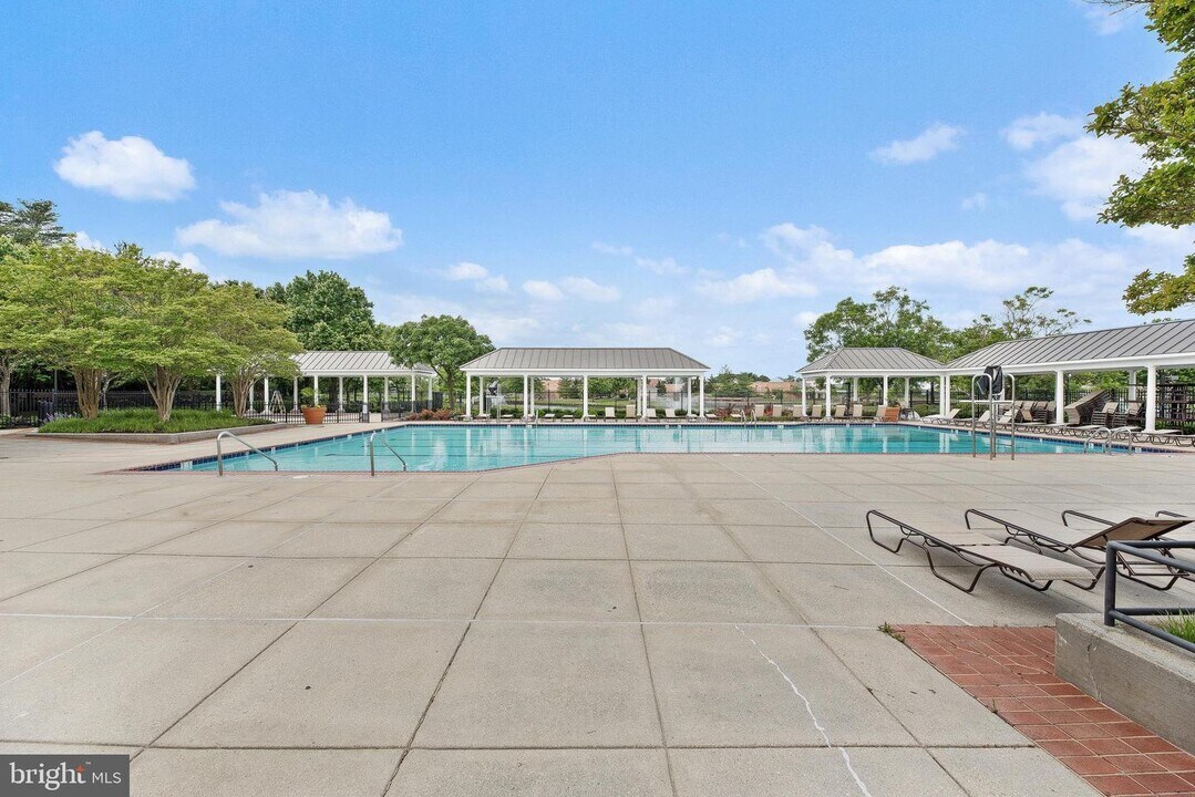 2408 Forest Edge Ct-Unit -301A in Odenton, MD - Building Photo