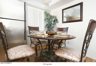 5312 E Taylor St, Unit 1 in Phoenix, AZ - Foto de edificio - Building Photo