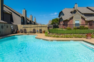 Wexford Townhomes in Duncanville, TX - Foto de edificio - Building Photo