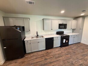 132 Laura Anne Loop, Unit 132 Laura Anne in China Spring, TX - Building Photo - Building Photo