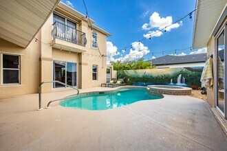 205 SE 4th Pl in Cape Coral, FL - Building Photo - Building Photo