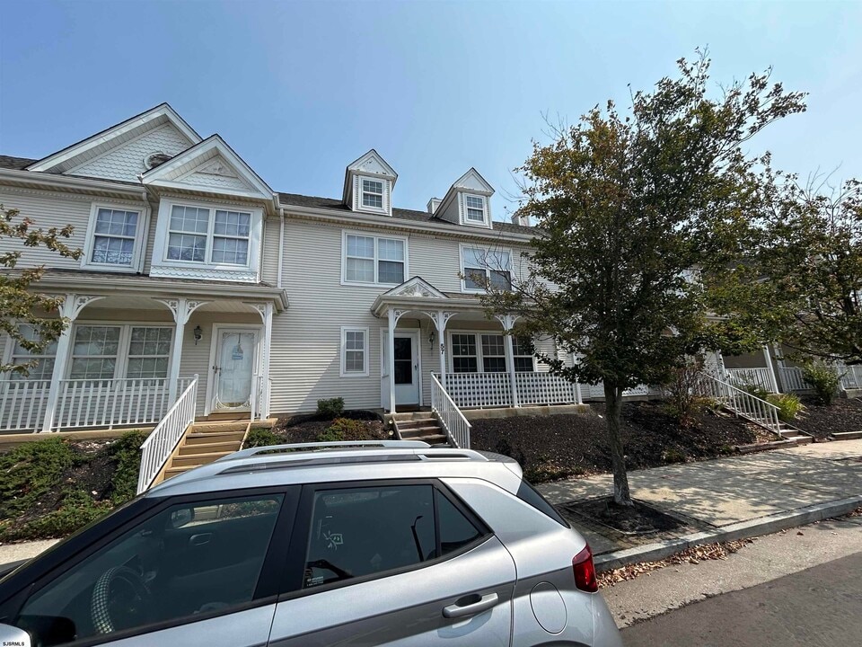 57 Lighthouse Ct in Atlantic City, NJ - Building Photo