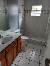 2100 N Paradise Dr in Pharr, TX - Building Photo - Building Photo