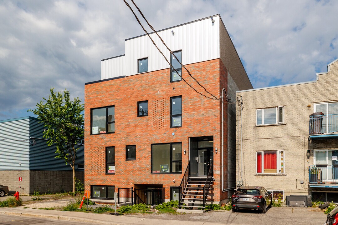 669 George-V Av in Lachine, QC - Building Photo