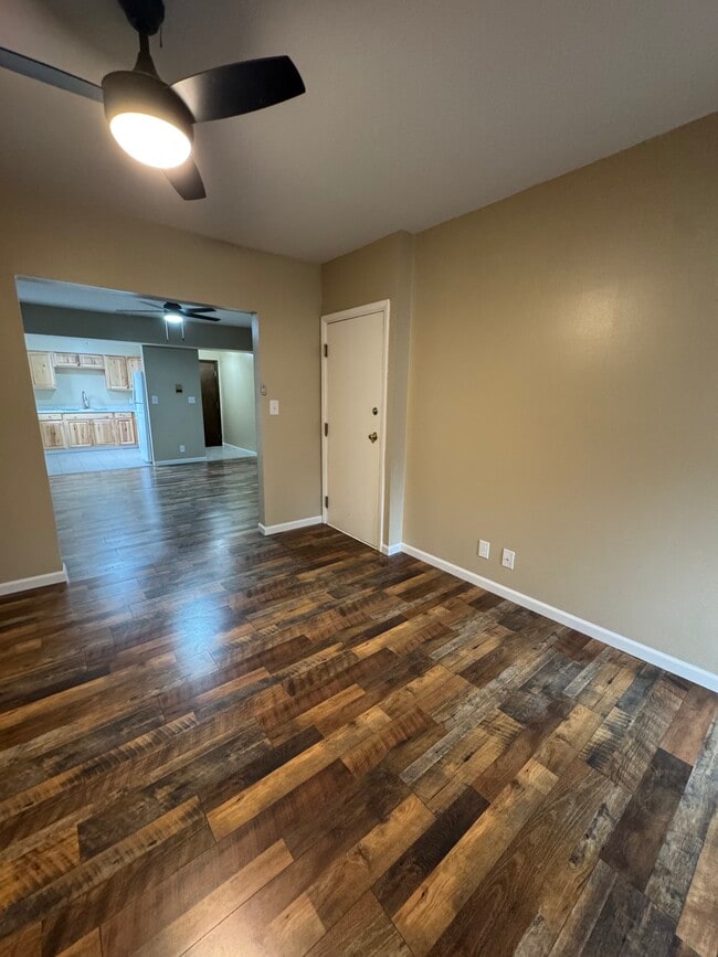 2905 Glenmore Ave in Dormont, PA - Foto de edificio - Building Photo