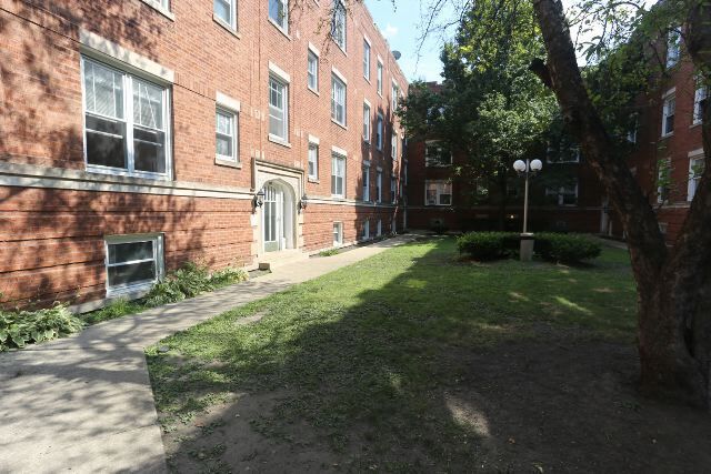 property at 954 W Cornelia Ave