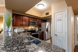 14777 N Apartment in Scottsdale, AZ - Building Photo - Building Photo