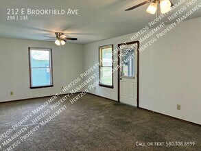 212 E Brookfield Ave in Ponca City, OK - Building Photo - Building Photo