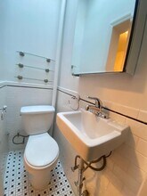 53 W 72nd St in New York, NY - Building Photo - Building Photo