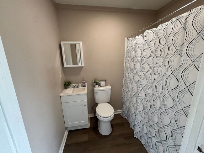 390 N King St-Unit -C in Gastonia, NC - Building Photo - Building Photo