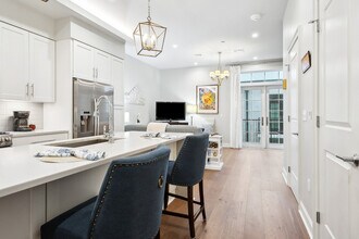 731 Saint Charles Ave, Unit 514 in New Orleans, LA - Building Photo - Building Photo