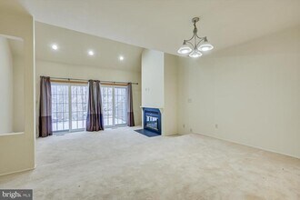 112 Appletree Ct in Monmouth Junction, NJ - Building Photo - Building Photo