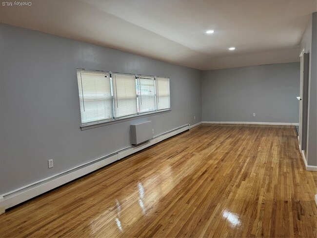 59-43 174th St in Queens, NY - Building Photo - Building Photo