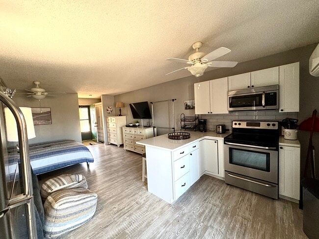 160 Whitney Blvd in Lake Lure, NC - Building Photo - Building Photo