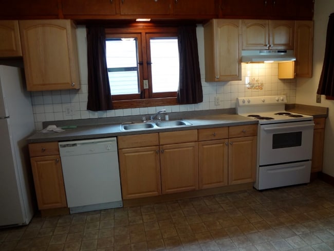 2436-B N Weil St in Milwaukee, WI - Building Photo - Building Photo