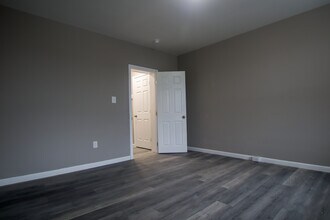 4056 W Girard Ave in Philadelphia, PA - Building Photo - Building Photo