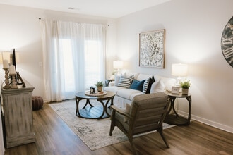 The Farm at Golston Hill Collection in Columbia, TN - Foto de edificio - Building Photo