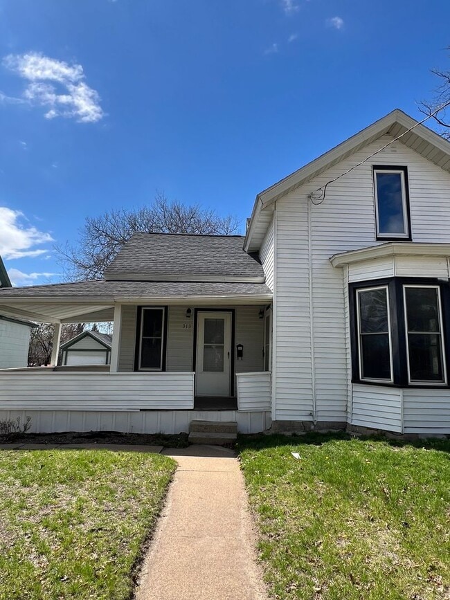 313 7th Ave SE in Rochester, MN - Building Photo - Building Photo