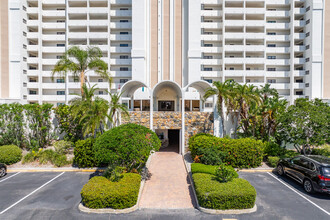 Landmark Towers in Clearwater, FL - Foto de edificio - Building Photo