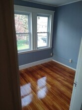 25 Bayard St, Unit 2 in Dedham, MA - Building Photo - Building Photo
