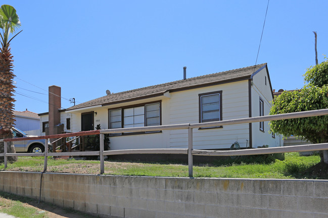 1410-1412 E 17th St in National City, CA - Building Photo - Building Photo