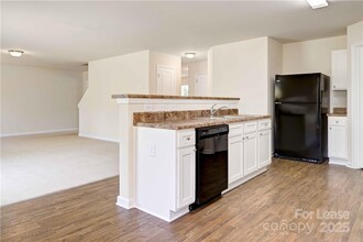 6329 Marquam Pl in Charlotte, NC - Building Photo - Building Photo