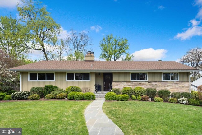 property at 1404 Middlebury Dr