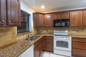 2700 N Seacrest Blvd in Boynton Beach, FL - Building Photo - Building Photo