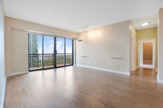 41 E 8th St, Unit 2702 in Chicago, IL - Building Photo - Building Photo