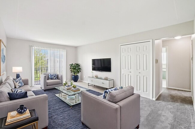 Rivercrest Apartments