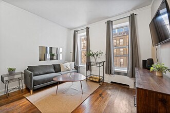 343 E 51st St, Unit SI ID1323957P in New York, NY - Foto de edificio - Building Photo