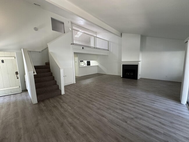 2077 Village Ln in Solvang, CA - Building Photo - Building Photo