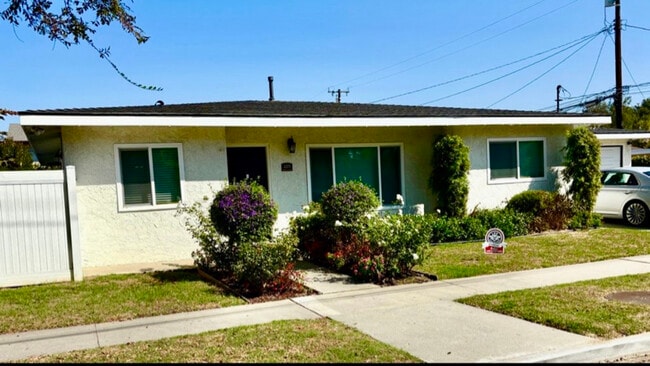 3371 Catalina St in Los Alamitos, CA - Building Photo - Building Photo