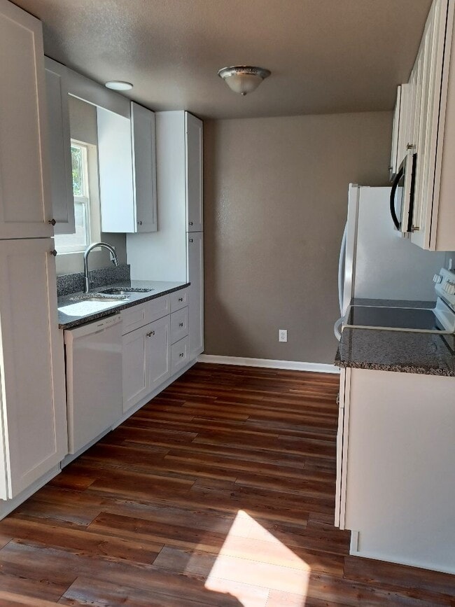 property at 3200 Rock Point Ct