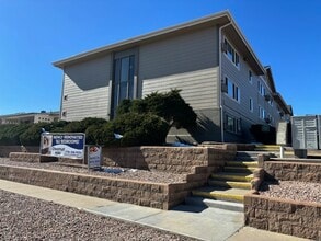 Chestnut Hills in Colorado Springs, CO - Foto de edificio - Building Photo