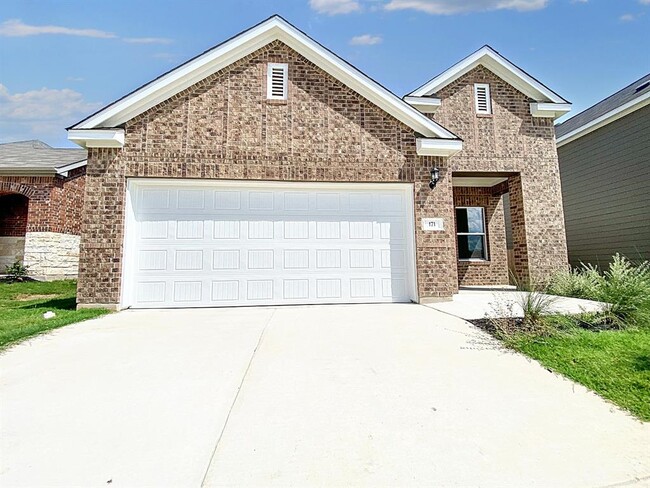 171 Madrono Dr in Mustang Ridge, TX - Foto de edificio - Building Photo