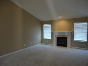 596 Jodee Dr in Xenia, OH - Building Photo - Building Photo