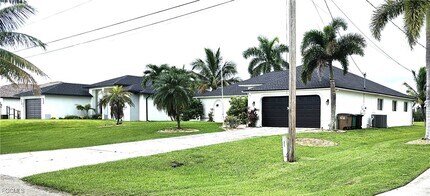 1024 NW 33rd Pl in Cape Coral, FL - Building Photo - Building Photo