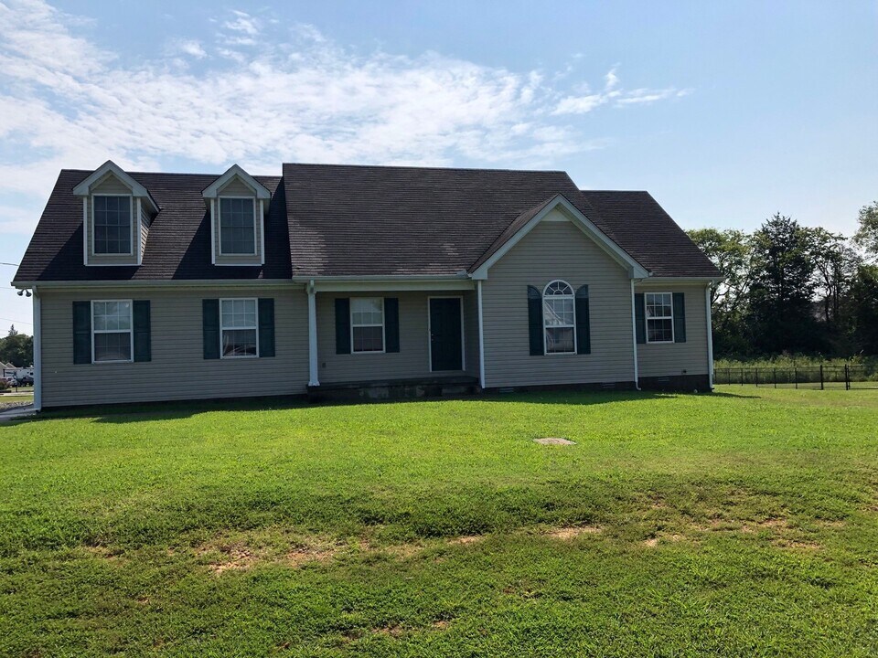 1222 Precept Dr in Murfreesboro, TN - Foto de edificio