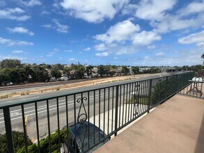 811-813 S Vulcan Ave in Encinitas, CA - Foto de edificio - Building Photo