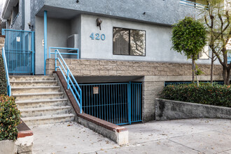 420-422 Milford St in Glendale, CA - Foto de edificio - Building Photo