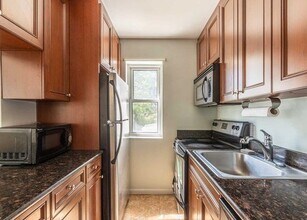 10 Palisade Ave in Cliffside Park, NJ - Building Photo - Building Photo