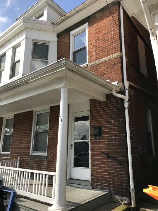 206 W 3rd St in Waynesboro, PA - Foto de edificio